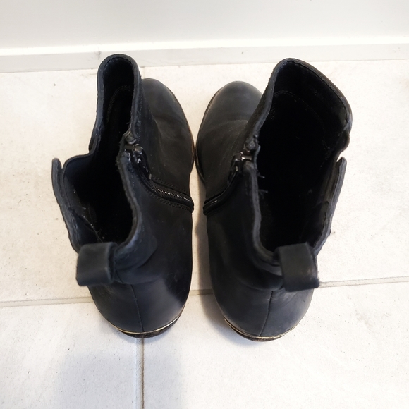 Black booties (6.5) - Picture 4 of 6